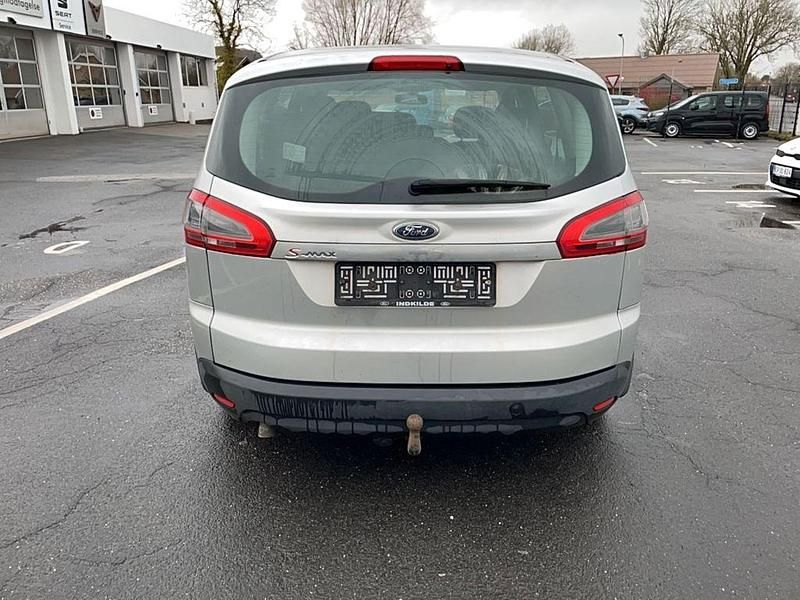 Gebraucht Ford S-MAX Titanium 163 PS (119 kW) 2012 Silber Van / Kleinbus