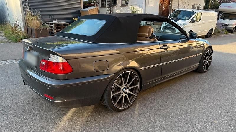 Grau Gebraucht 2004 BMW 320 Cabriolet Cabrio | 6.300 € (Guter Preis) - Bild 1/4