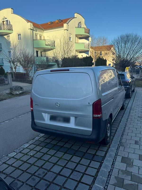 Gebraucht Mercedes Vito 163 PS (119 kW) 2018 Silber Van