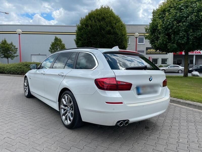 Weiß Gebraucht 2016 BMW 530 Sport Line Kombi | 20.900 € (Guter Preis) - Bild 1/4