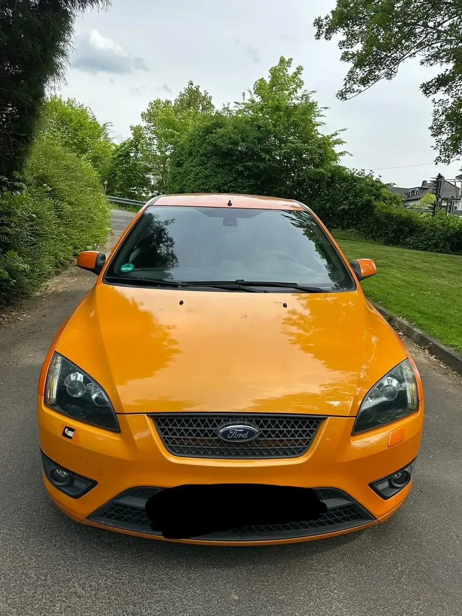 Used Ford Focus ST 225 HP (165 kW) 2007 Orange Coupe