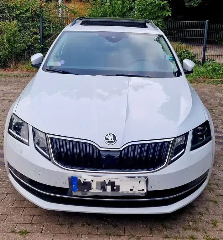 Gebraucht Skoda Octavia Style 116 PS (85 kW) 2018 Weiß Kombi