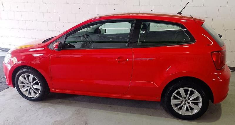 Gebraucht VW Polo Comfortline 90 PS (66 kW) 2016 Rot Kleinwagen