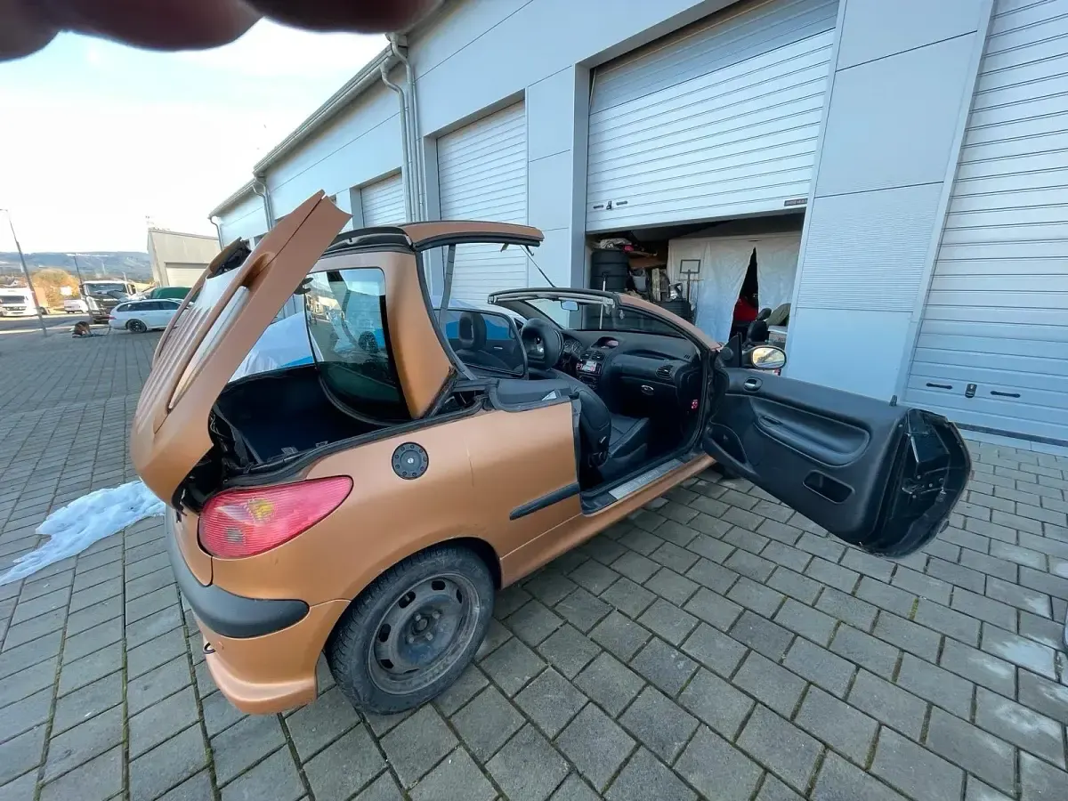 Gebraucht Peugeot 206 CC 109 PS (80 kW) 2004 Schwarz Cabrio