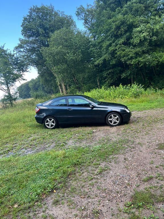 Gebraucht Mercedes C200 122 PS (89 kW) 2006 Blau Coupé