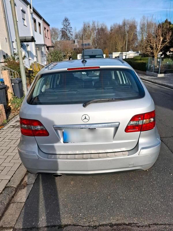 Gebraucht Mercedes 170 116 PS (85 kW) 2005 Silber Limousine