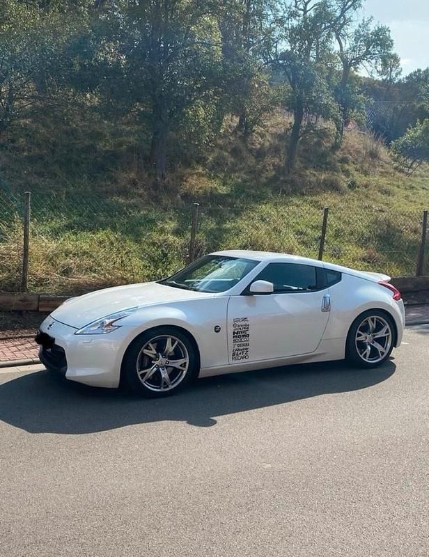 Weiß Gebraucht 2009 Nissan 370Z Coupé | 23.000 € (Fairer Preis) - Bild 1/4