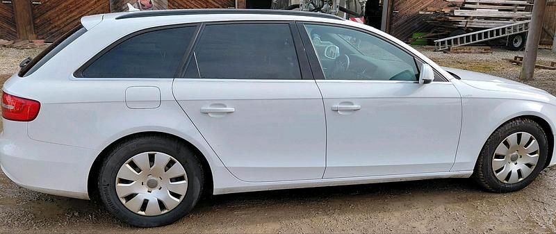 Gebraucht Audi A4 177 PS (130 kW) 2012 Weiß Kombi