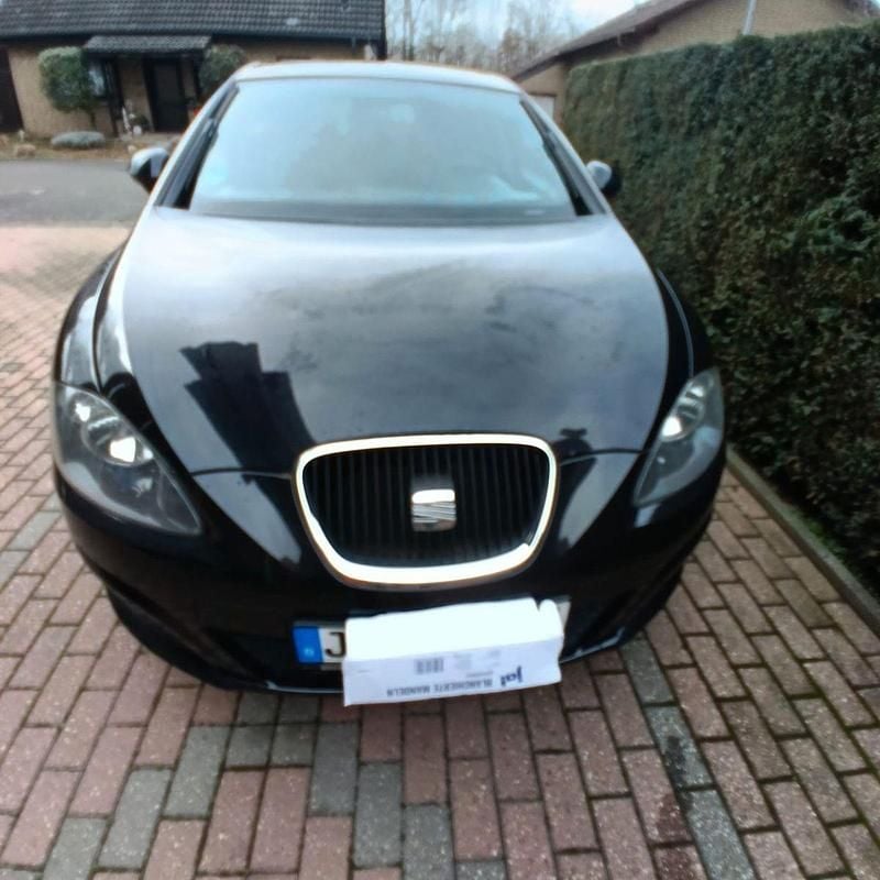 Schwarz Gebraucht 2010 Seat Leon Sport Limousine | 3.777 € (Fairer Preis) - Bild 1/4