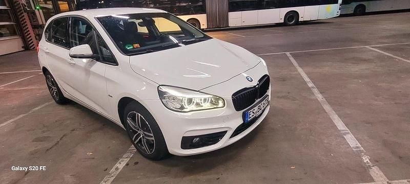 Schwarz Gebraucht 2018 BMW 220 Active Tourer M Sport Van / Kleinbus | 18.490 € (Guter Preis) - Bild 1/4