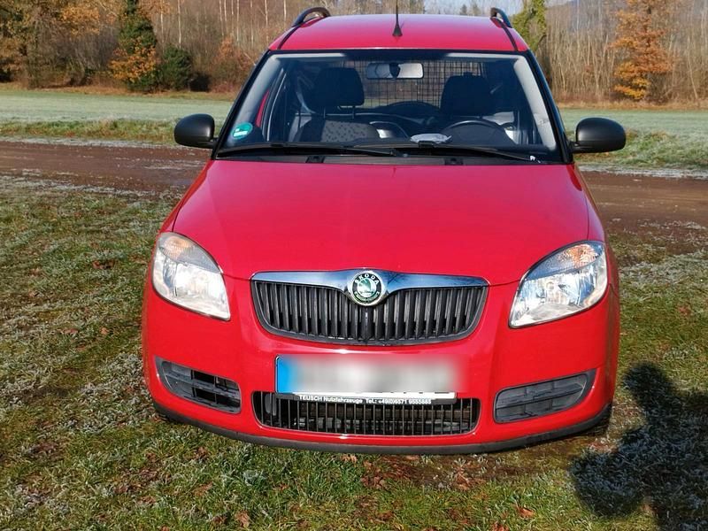 Rot Gebraucht 2010 Skoda Roomster Van / Kleinbus | 2.990 € (Guter Preis) - Bild 1/4