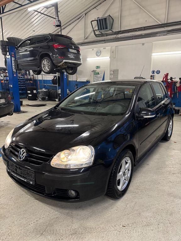 Schwarz Gebraucht 2007 VW Golf Comfortline Limousine | 1.999 € (Guter Preis) - Bild 1/4