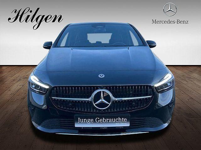 Gebraucht Mercedes B200 Progressive 163 PS (119 kW) 2025 Schwarz Van / Kleinbus