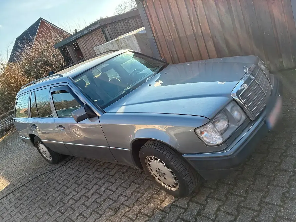 Gebraucht Mercedes E200 75 PS (55 kW) 1990 Kombi