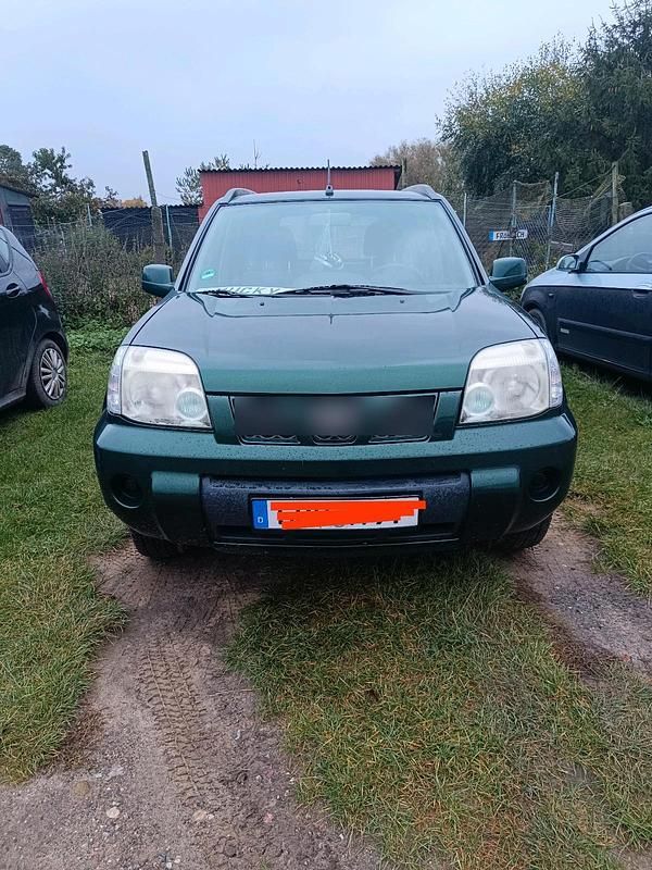 Grün Gebraucht 2003 Nissan X-Trail SUV | 2.600 € - Bild 1/4