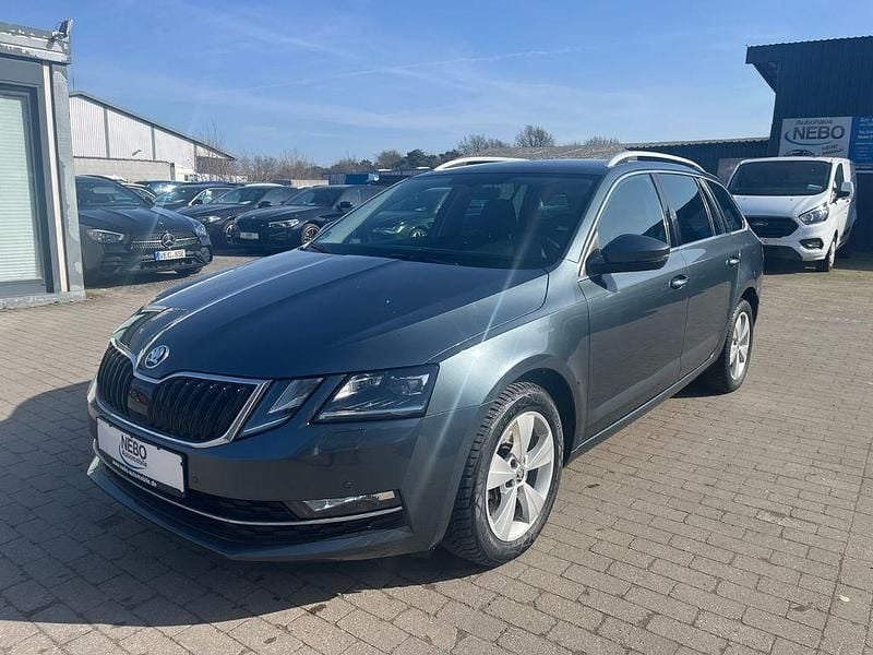 Gebraucht Skoda Octavia Style 179 PS (131 kW) 2017 Grau Kombi