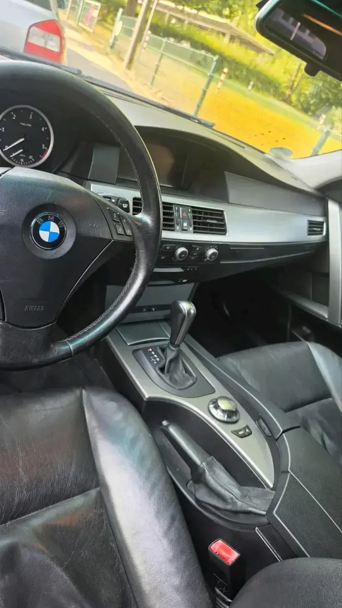Gebraucht BMW 525 177 PS (130 kW) 2005 Schwarz Kombi
