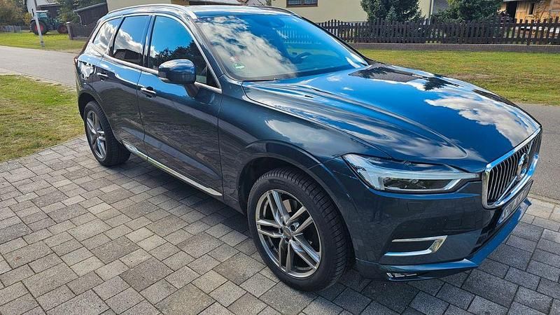 Blau Gebraucht 2018 Volvo XC60 Inscription SUV | 21.500 € (Superpreis) - Bild 1/4