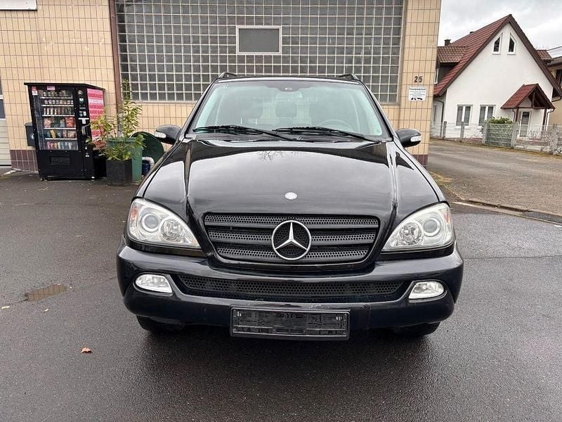 Gebraucht Mercedes ML270 163 PS (119 kW) 2003 Schwarz SUV