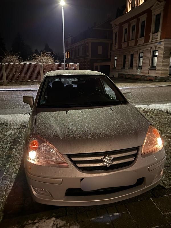 Grau Gebraucht 2005 Suzuki Liana Kleinwagen | 1.800 € - Bild 1/4