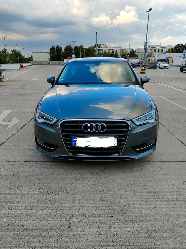 Grau Gebraucht 2014 Audi A3 Ambiente Kombi | 10.900 € (Etwas zu teuer) - Bild 1/4