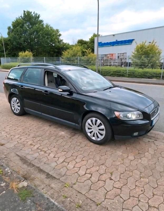 Schwarz Gebraucht 2006 Volvo V50 Momentum Kombi | 995 € (Superpreis) - Bild 1/4