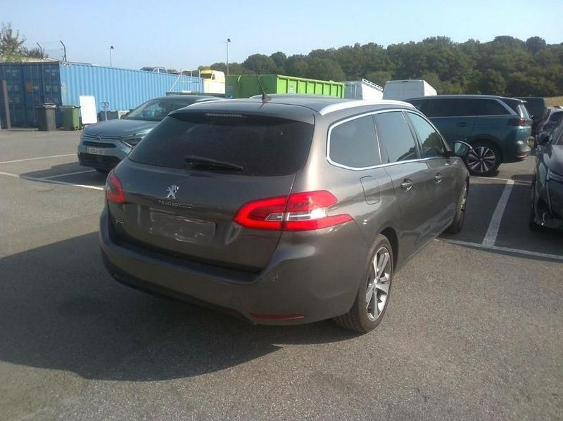 Gebraucht Peugeot 308 SW Allure 131 PS (96 kW) 2020 Grau Kombi