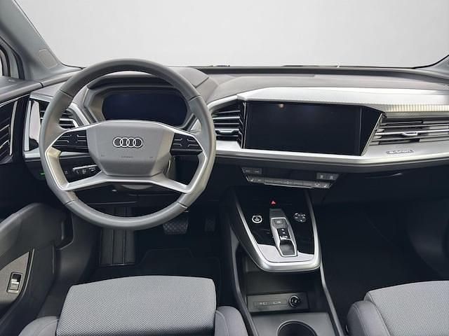 Gebraucht Audi Q4 e-tron Ambiente 210 kW (286 PS) 2025 Gletscherweiß metallic (metallic) SUV