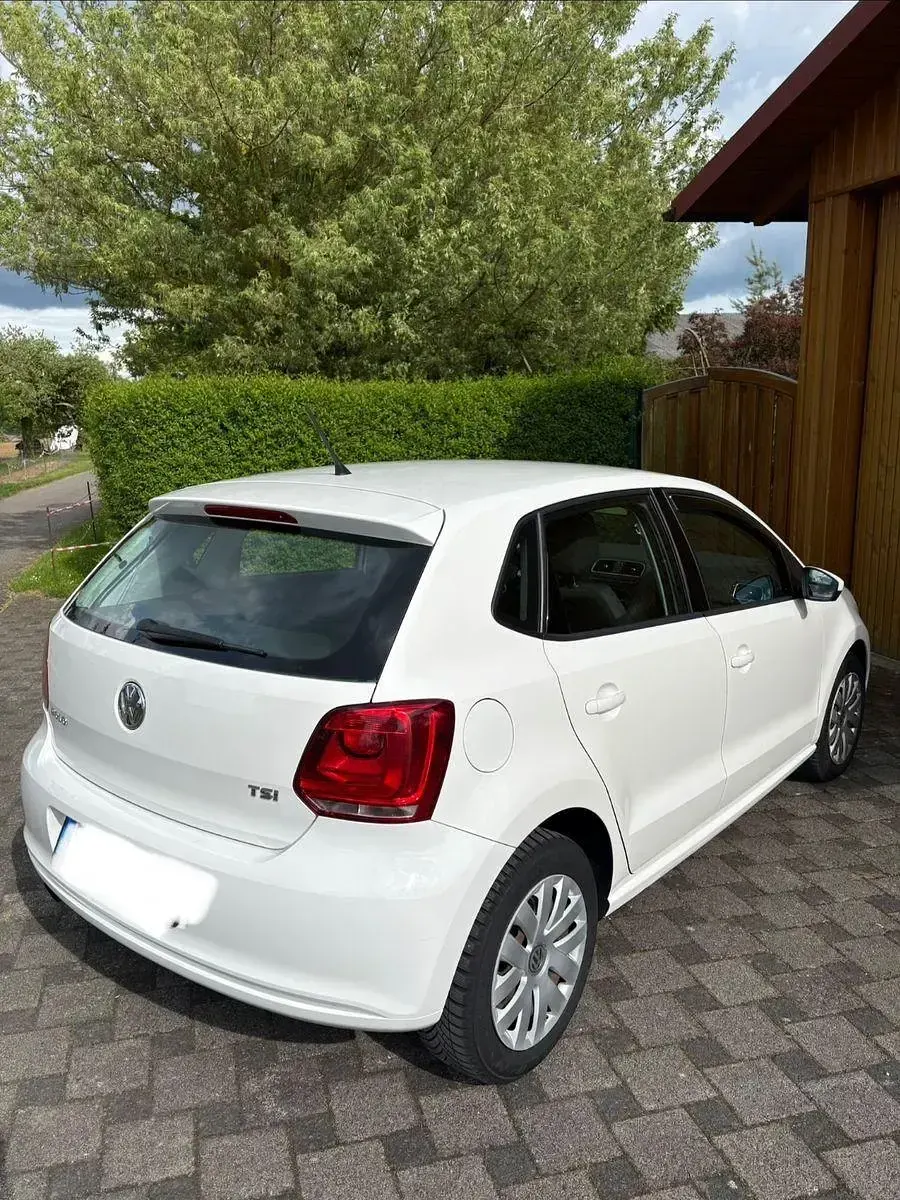 Gebraucht VW Polo 90 PS (66 kW) 2014 Weiß Kleinwagen