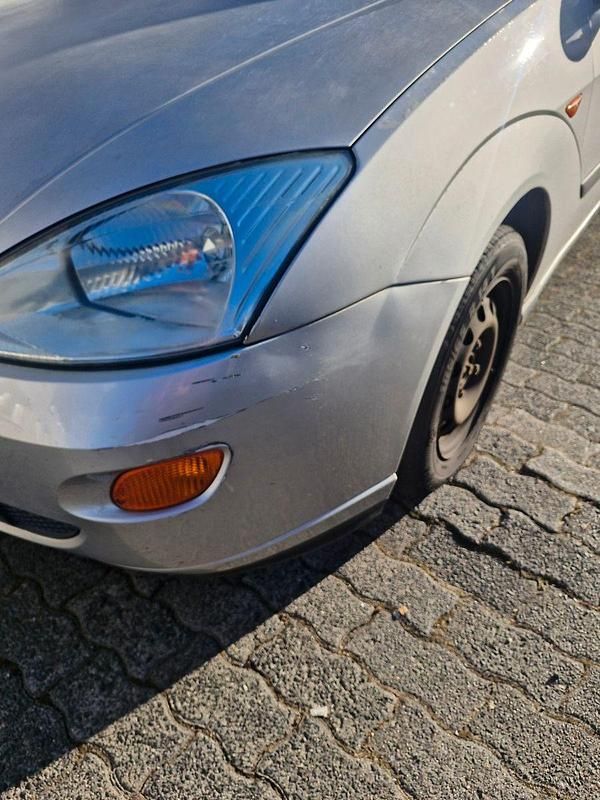 Gebraucht Ford Focus Ambiente 75 PS (55 kW) 1999 Silber Kombi