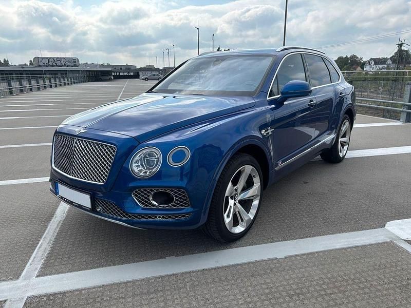 Blau Gebraucht 2017 Bentley Bentayga SUV | 94.900 € - Bild 1/4