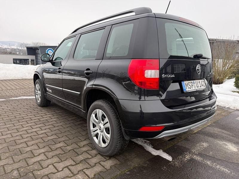 Gebraucht Skoda Yeti Ambition 105 PS (77 kW) 2015 Schwarz SUV
