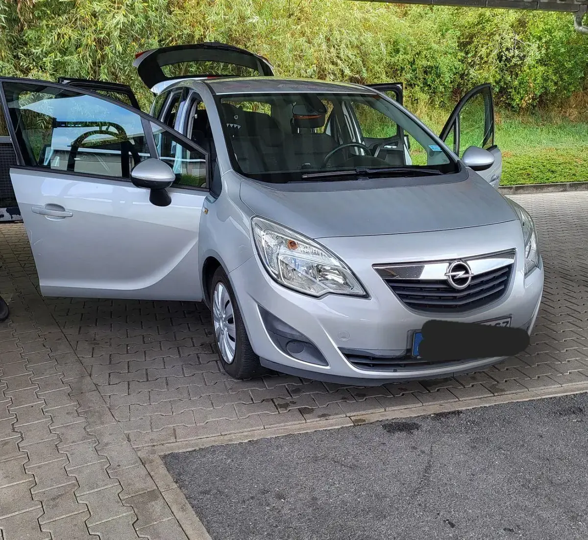 Gebraucht Opel Meriva 101 PS (74 kW) 2012 Silber Van / Kleinbus