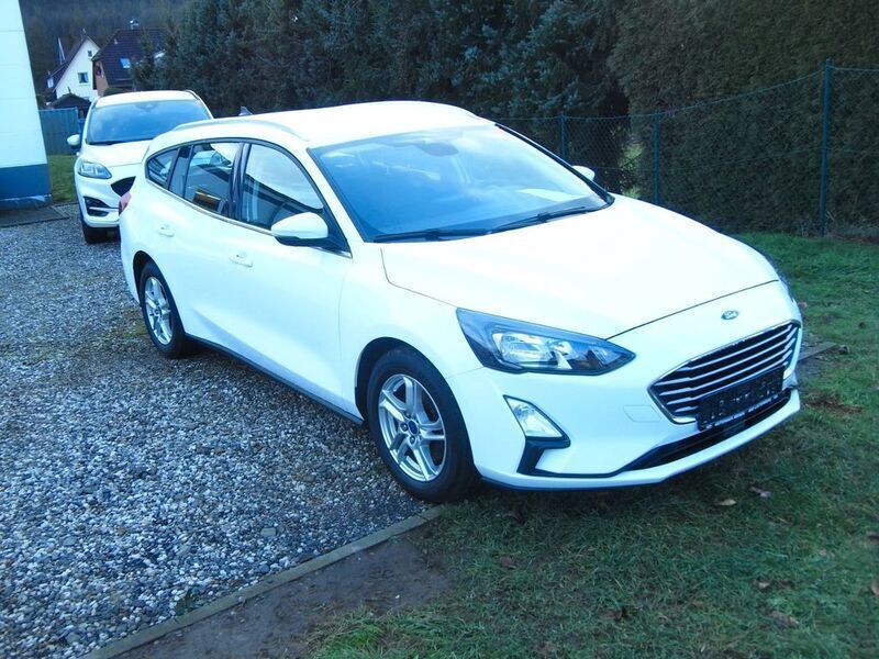 Gebraucht Ford Focus Cool & Connect 125 PS (91 kW) 2021 Weiß Limousine