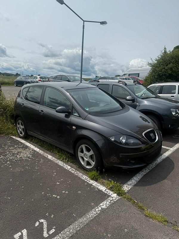 Andere farben Gebraucht 2005 Seat Altea Van / Kleinbus | 1.500 € (Guter Preis) - Bild 1/4