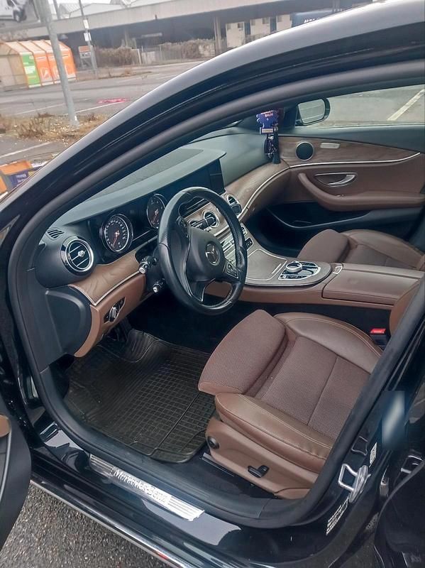 Gebraucht Mercedes E200 160 PS (117 kW) 2018 Schwarz Limousine