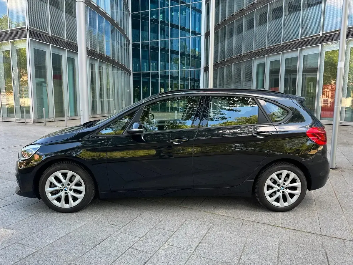 Gebraucht BMW 225 iPerformance 224 PS (164 kW) 2021 Schwarz Van / Kleinbus