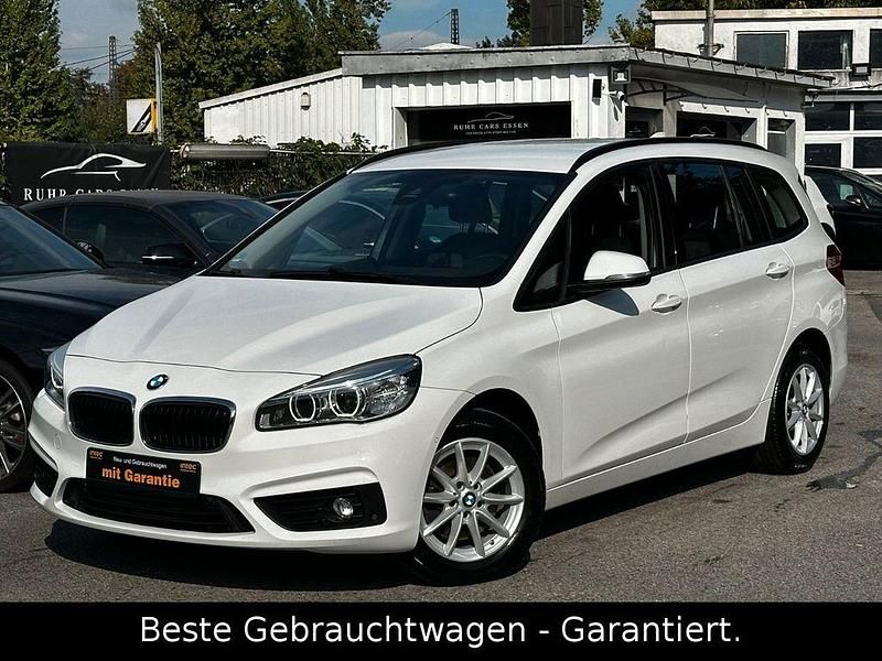 Weiß Gebraucht 2017 BMW 218 Advantage Van / Kleinbus | 14.700 € (Fairer Preis) - Bild 1/4