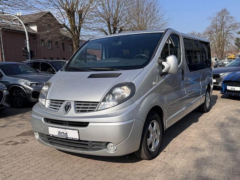 Gebraucht Renault Trafic Black Edition 114 PS (83 kW) 2013 Silber Van / Kleinbus