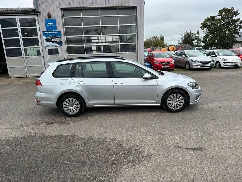 Gebraucht VW Golf VII 116 PS (85 kW) 2018 Silber Kombi
