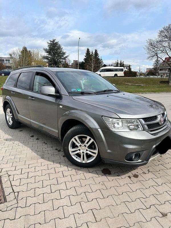 Gebraucht Fiat Freemont 140 PS (102 kW) 2012 Silber SUV