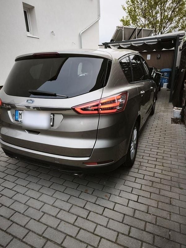 Second-hand Ford S-MAX Trend 165 CP (121 kW) 2016 Gri Monovolum