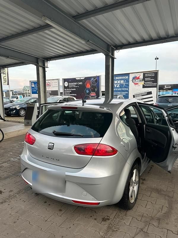 Gebraucht Seat Leon 105 PS (77 kW) 2011 Silber Kleinwagen