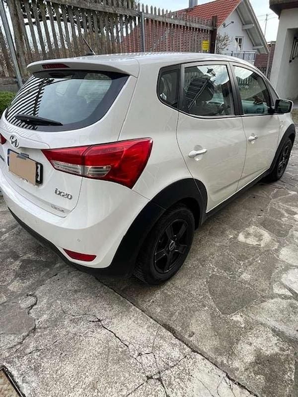 Gebraucht Hyundai ix20 125 PS (91 kW) 2014 Weiß Kleinwagen