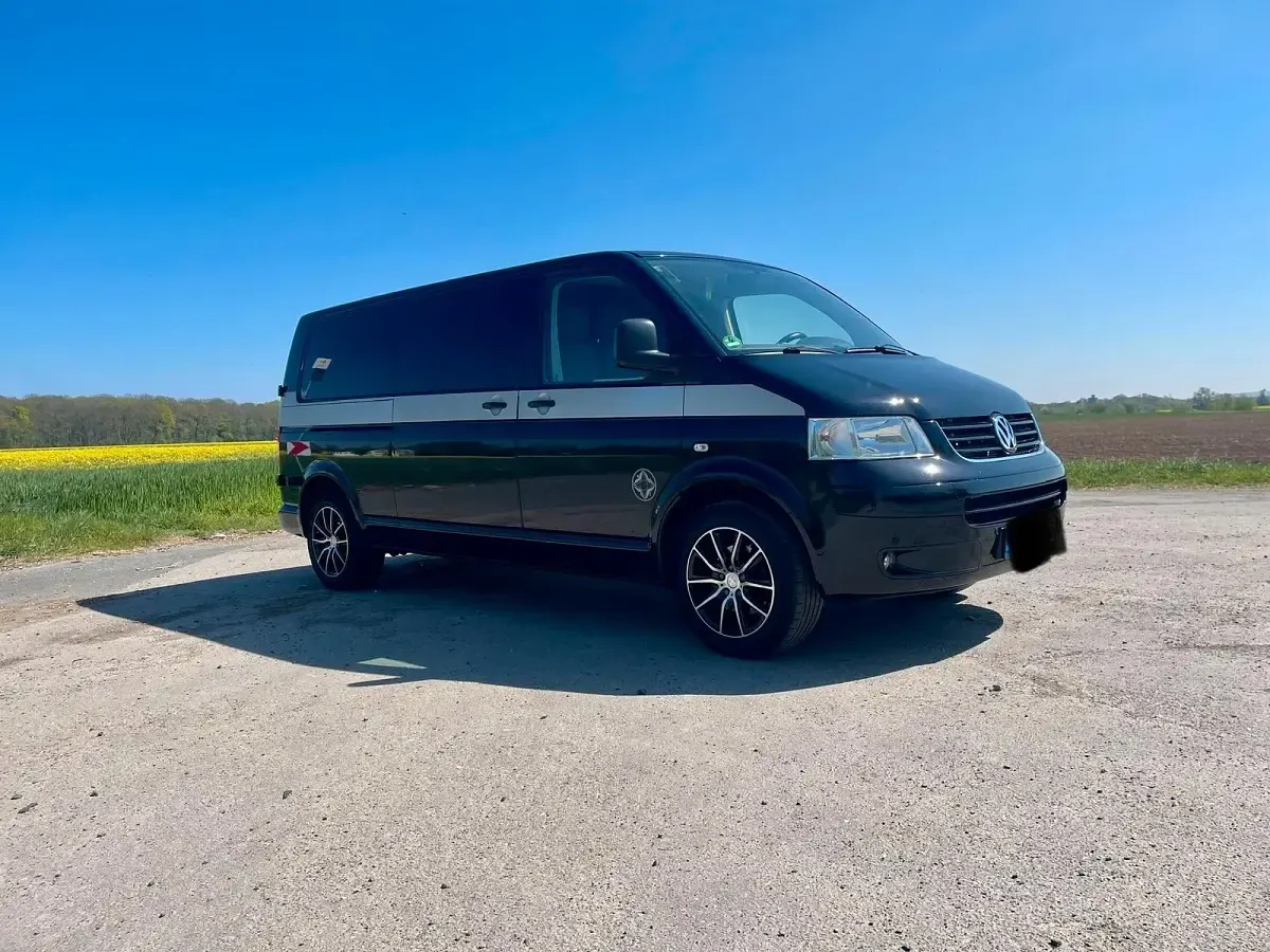 Gebraucht VW Multivan 131 PS (96 kW) 2008 Schwarz Van / Kleinbus