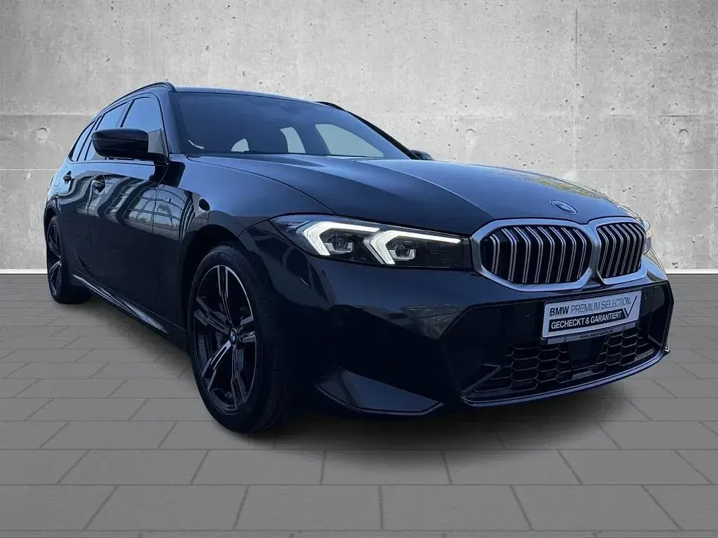 Gebraucht BMW 330 Performance 245 PS (180 kW) 2025 Schwarz Kombi