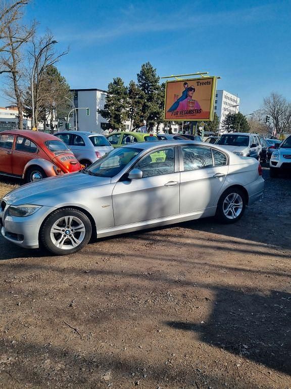 Gebraucht BMW 318 Comfort Edition 143 PS (105 kW) 2009 Silber Limousine
