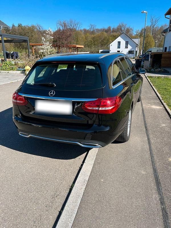 Gebraucht Mercedes C220 Exclusive 170 PS (125 kW) 2014 Schwarz Kombi