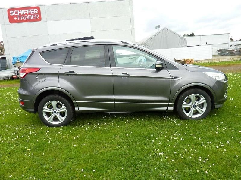 Gebraucht Ford Kuga Individual 140 PS (102 kW) 2014 Magneta grau metallic SUV