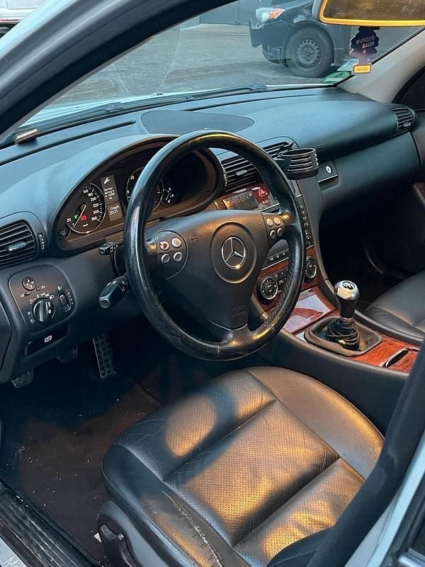 Gebraucht Mercedes C320 224 PS (164 kW) 2006 Silber Limousine